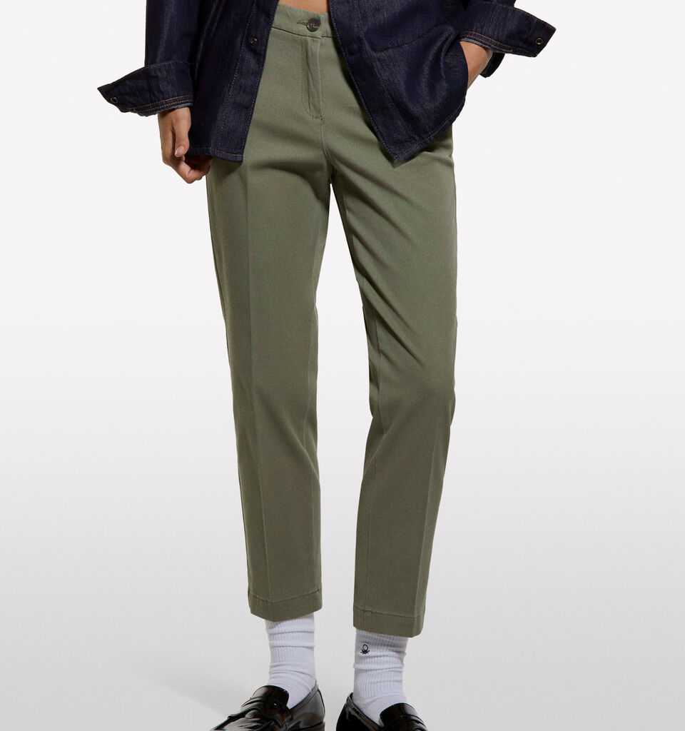 Dark green cigarette chino trousers - women's skinny fit trousers - Military Green | Sisley image number 3